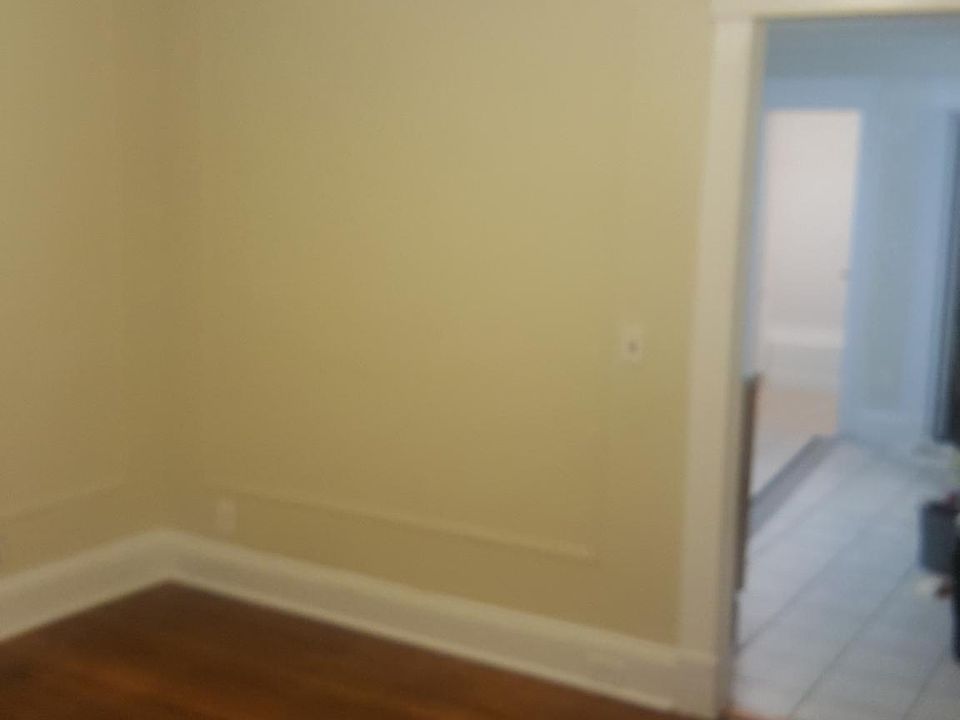 1st image of 211 Woodland Ave APT 2