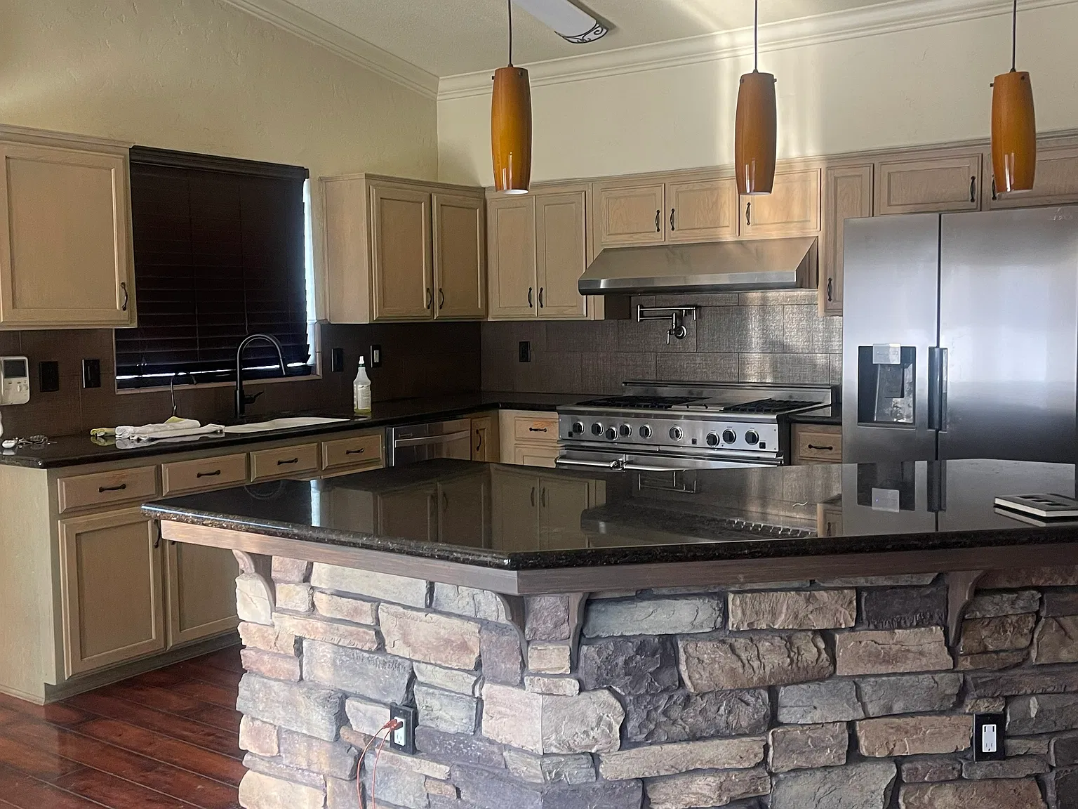 3 bed, 1390 sqft, $2,600 — Photo 4