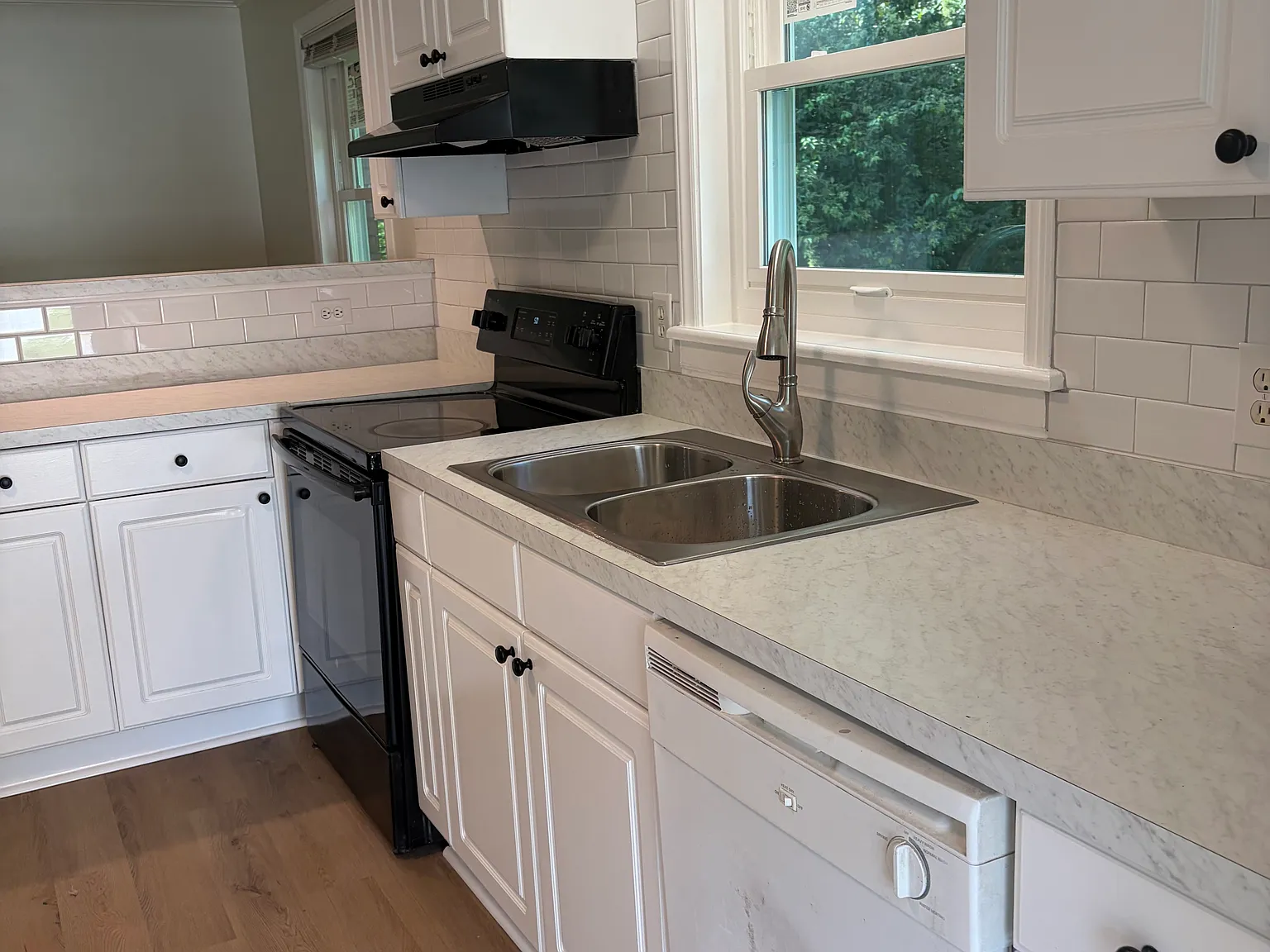 3 bed, 1174 sqft, $1,950 — Photo 4