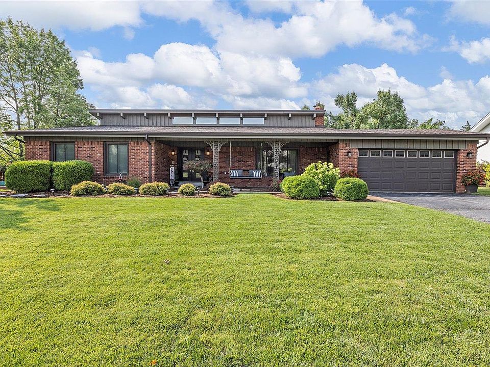 1st image of 450 Medina Dr