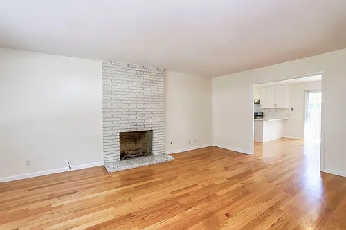 264 W Oakwood Blvd Photo 1