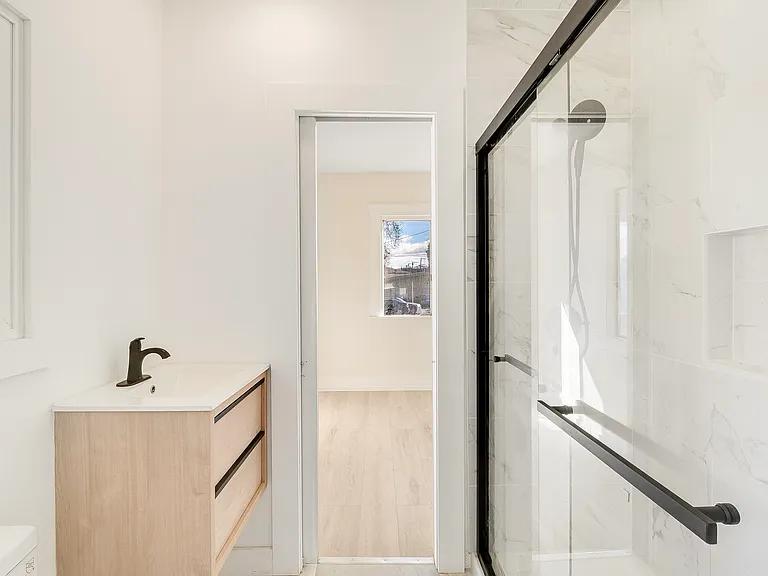 125 Broadway St — Photo 5
