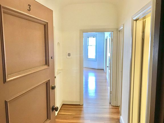 2nd image of 3255 Broderick St APT 3
