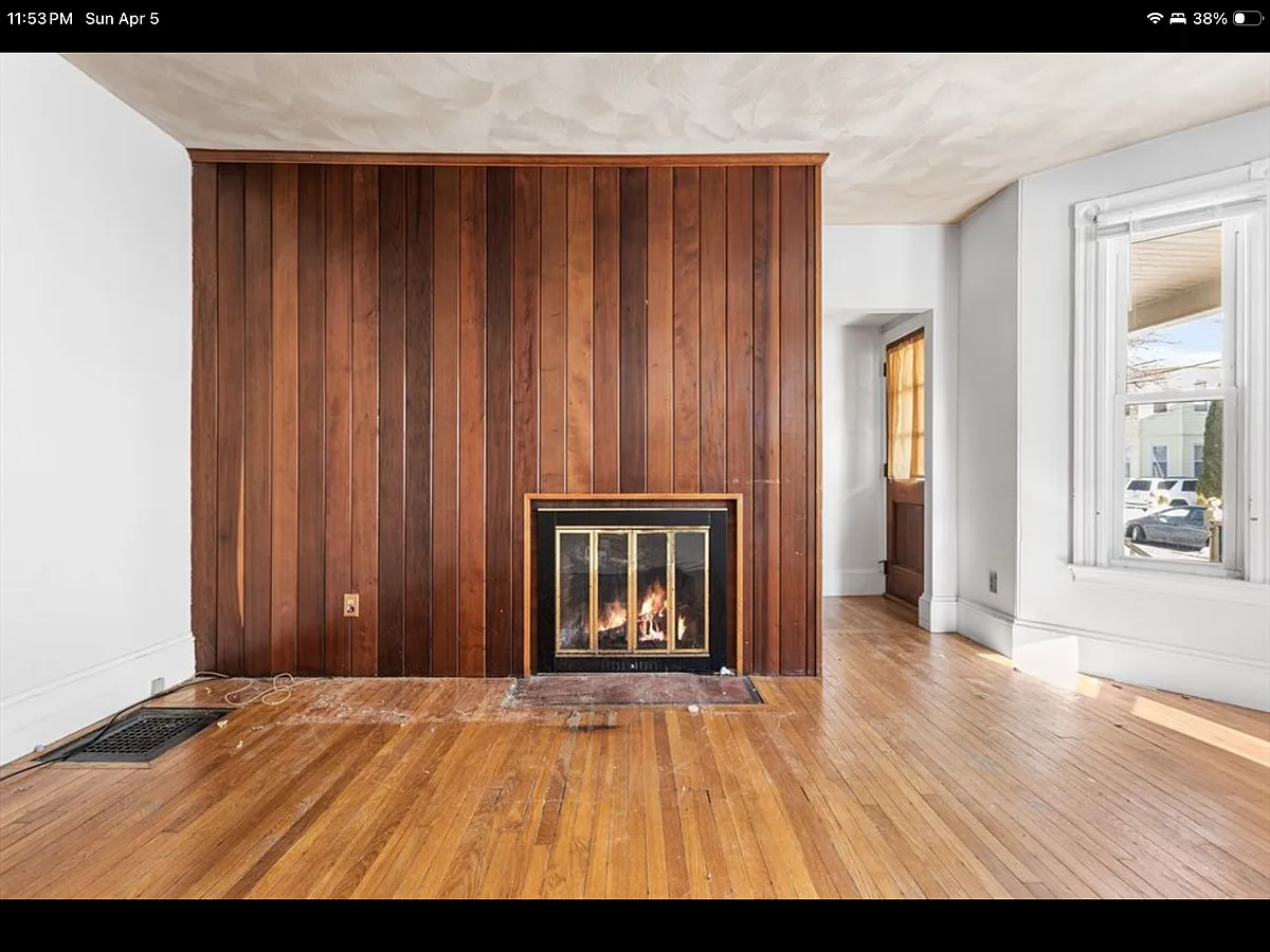 Building Photo - 14 Rogers Ave #1
