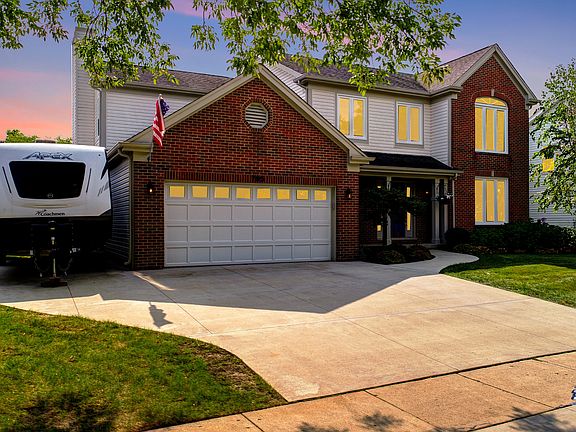 2nd image of 795 Walton Ln