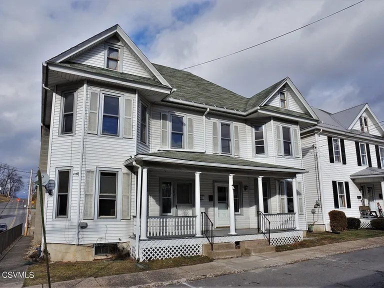 305 Walnut St — Photo 21