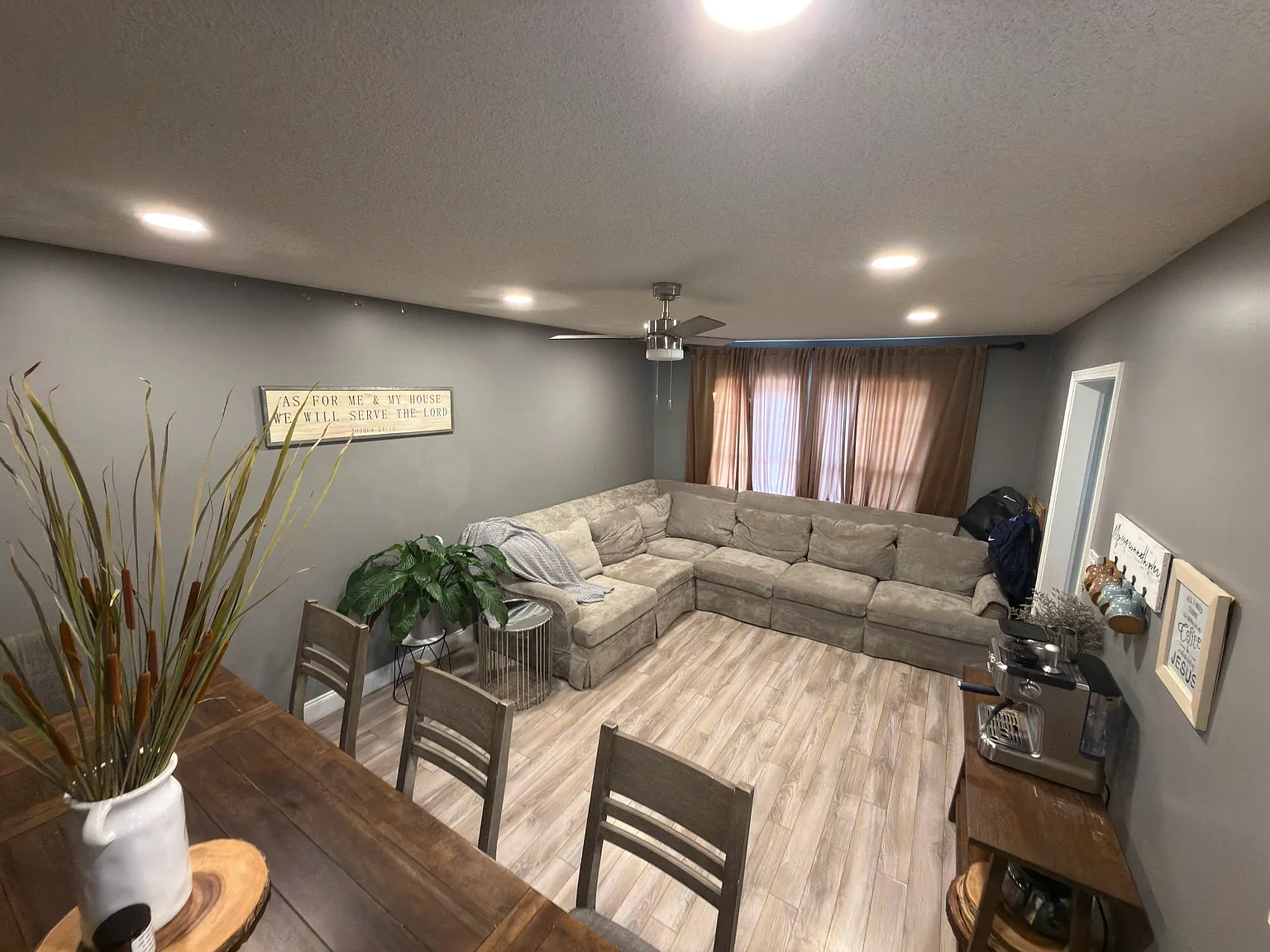 5 bed, 2.5 bath, 2144 sqft, $2,400 — Photo 3
