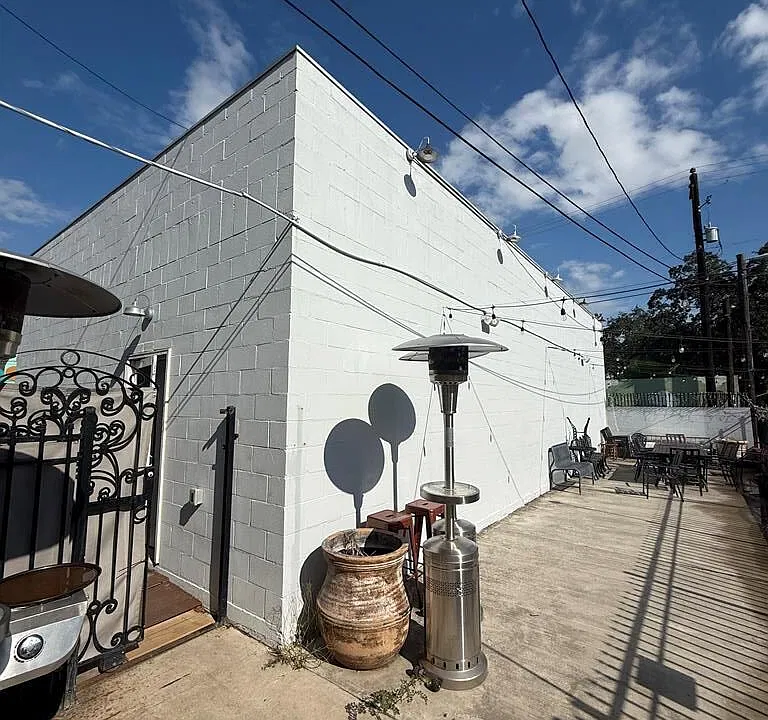 204 E Jackson Ave