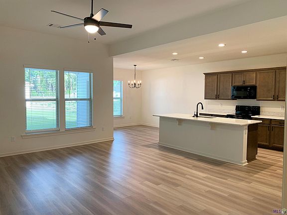 4th image of 28258 Moreau Dr