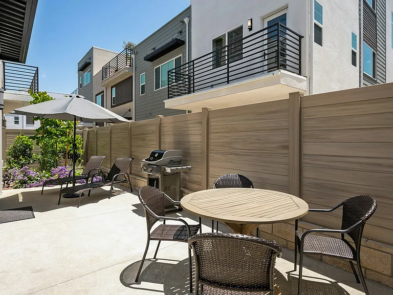 2906 Foundry Ct — Photo 39