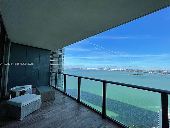 2nd image of 650 NE 32nd St #3005