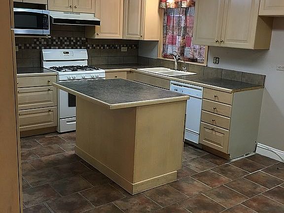 3rd image of 106 Lewald Dr