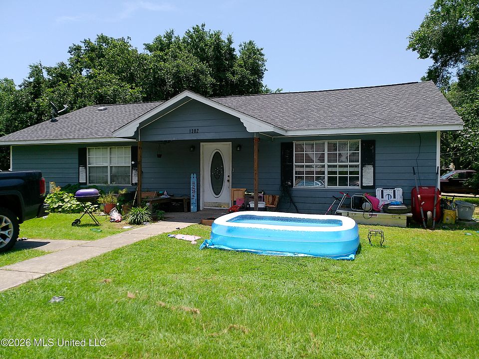 1st image of 1302 Oakhill Ave