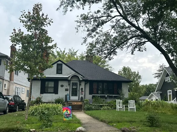 159 S Delaplaine Rd, Riverside, IL 60546