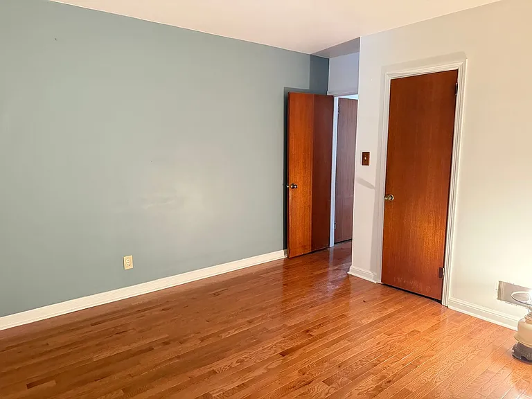 69 W Charlotte St — Photo 15