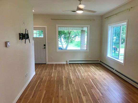 4th image of 401 Oak St