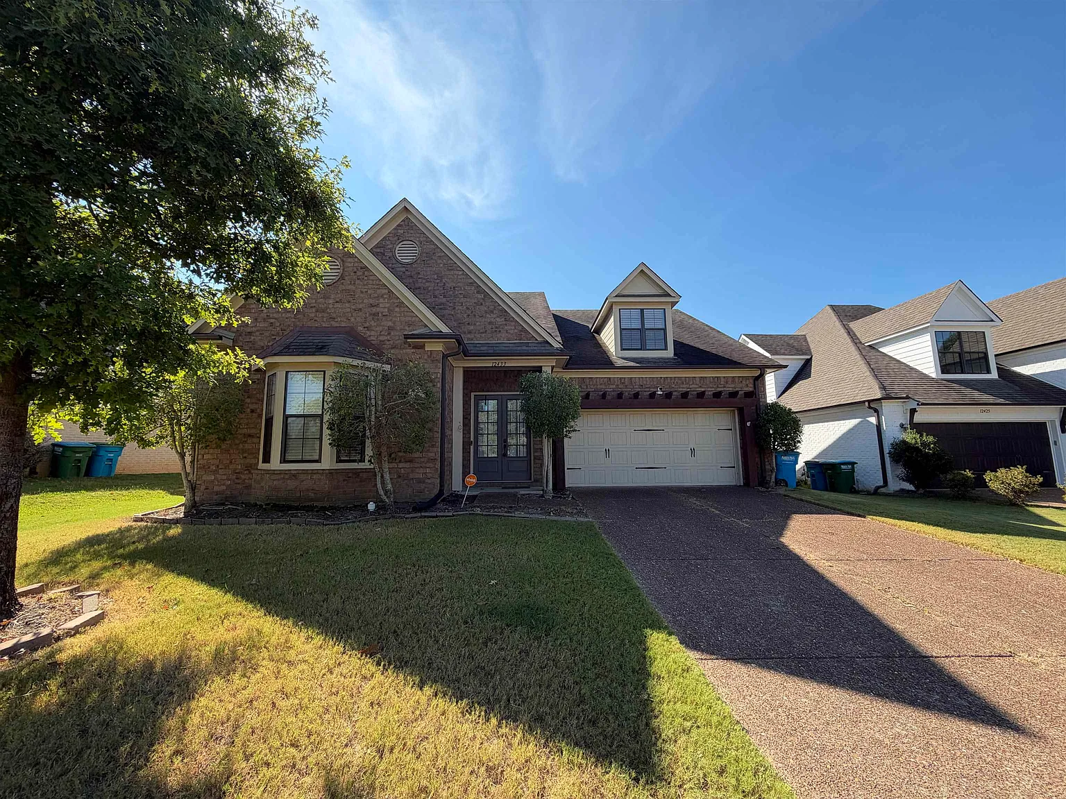 5 bed, 3.0 bath, 2854 sqft, $3,000 — Photo 1