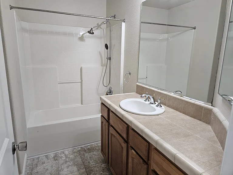 1033 Monterra Ln — Photo 6
