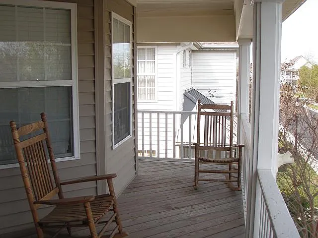 837 Brittlebank Dr — Photo 24