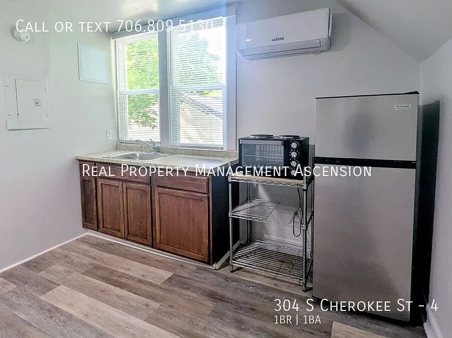 Freshly Remodeled Studio Apartment in Downtown Lafayette, GA — Photo 2
