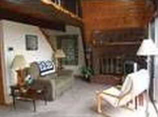 2560 Valkyrie Dr, Running Springs, CA 92382