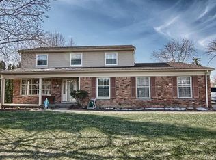 2133 W Wattles Rd, Troy, MI 48098