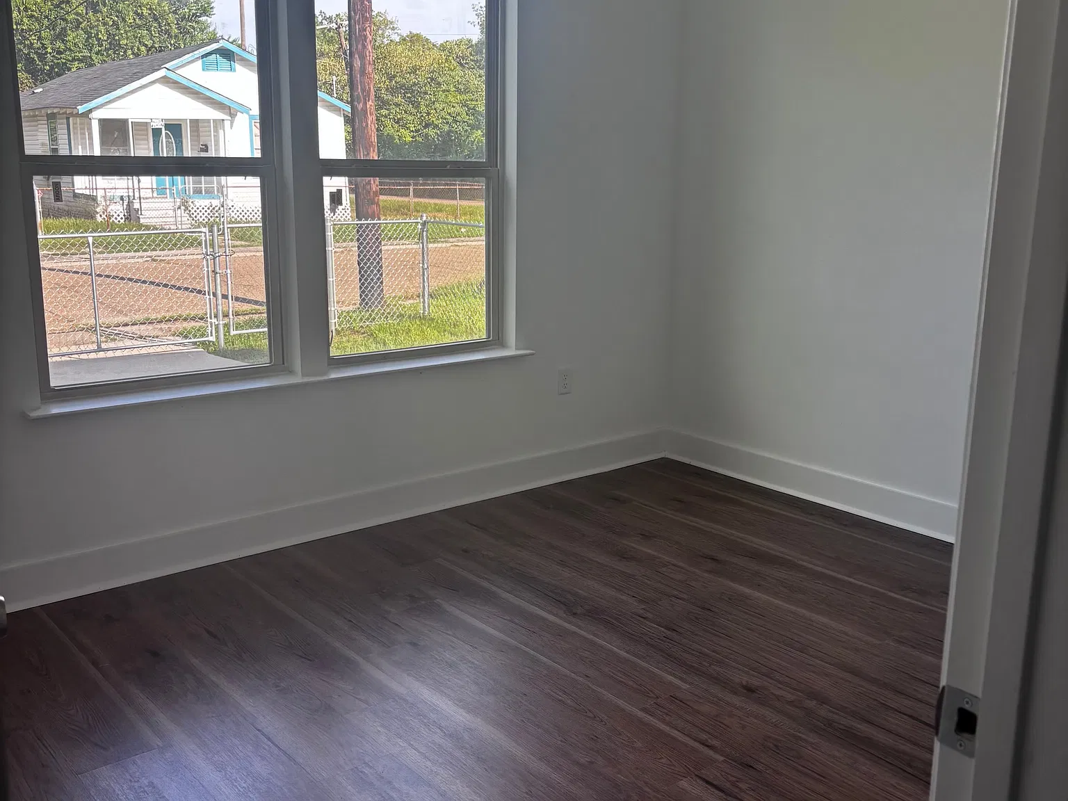 4 bed, 1399 sqft, $1,800 — Photo 1