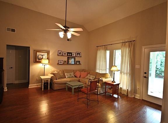 5th image of 1881 Octavia Dr