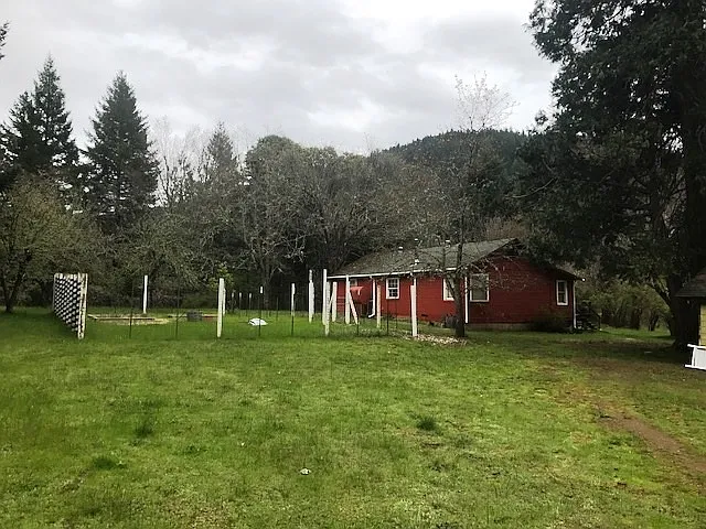 620 Seiad Oaks Rd photo 1