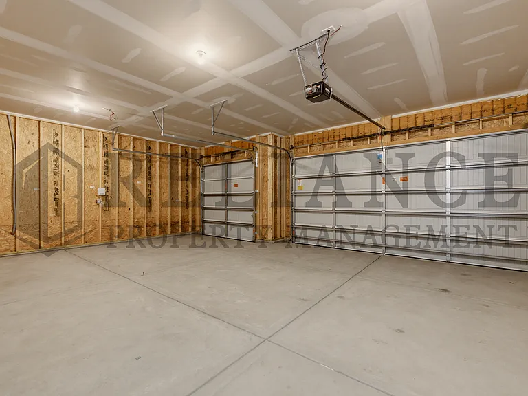 701 E Elmwood St — Photo 28