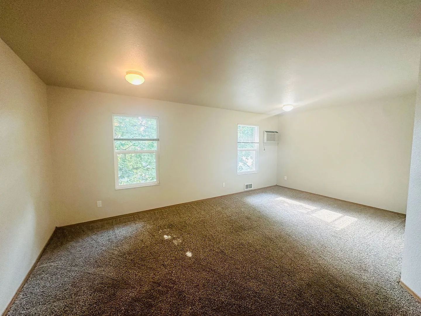 1656 Barlow — Photo 2