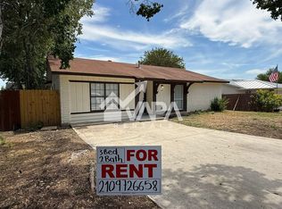 108 N Meadow St, Converse, TX 78109