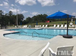 206 Willow Grove Ln, Fuquay Varina, NC 27526