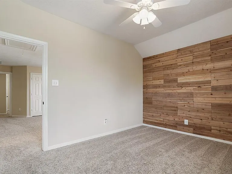 7211 Emerald Run Ln — Photo 32