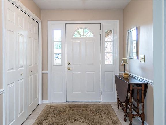 5th image of 2068 Meadowside Ln