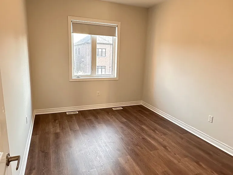 220 Coronation Rd — Photo 11