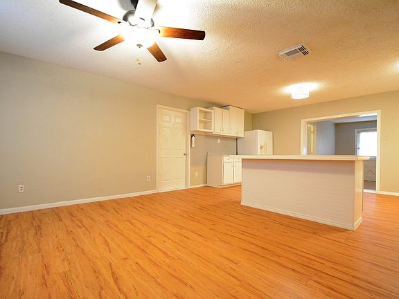 2nd image of 1204 Curry Ave