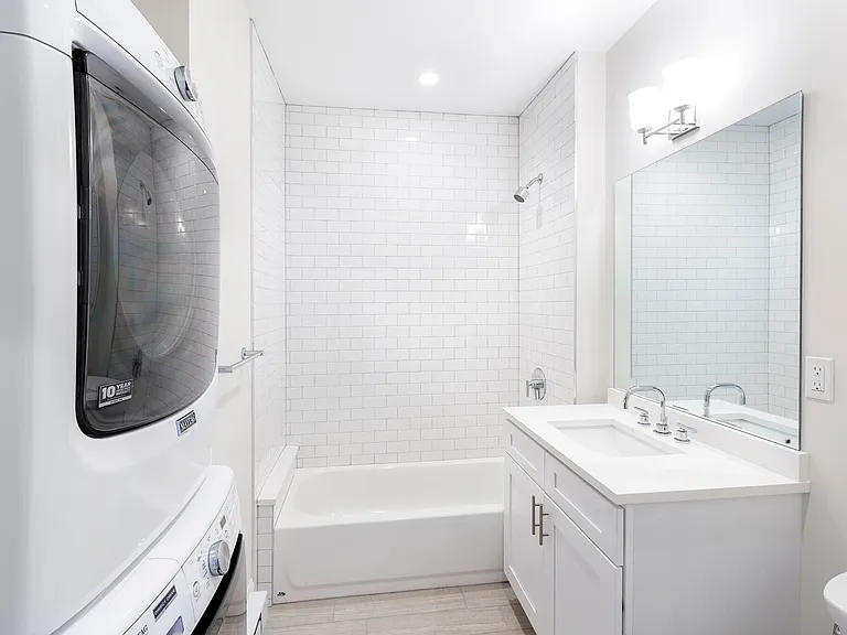 1906 Washington St #3 — Photo 5