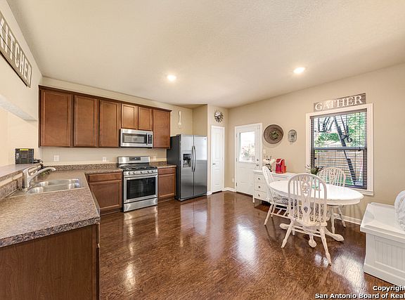 3rd image of 12239 Malkin Pl