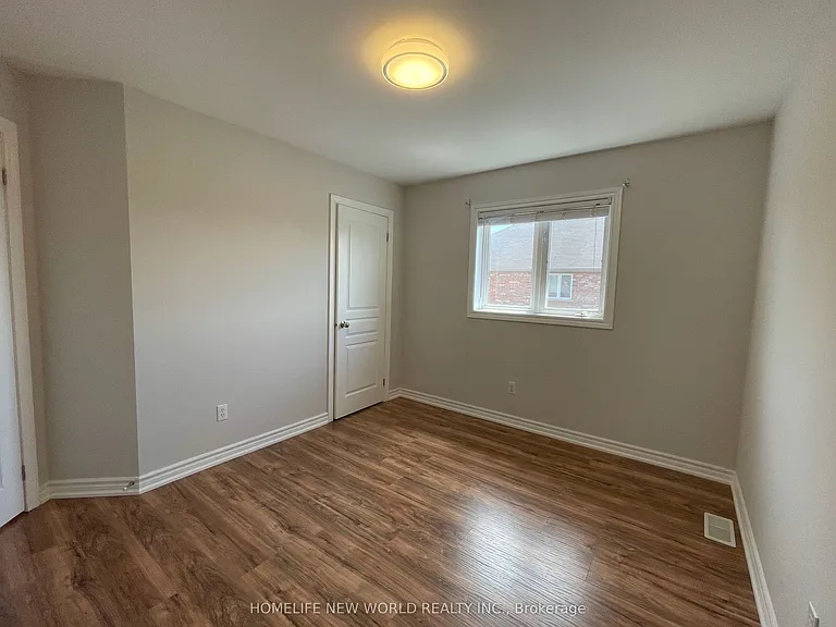 2276 Whistling Springs Cres — Photo 17