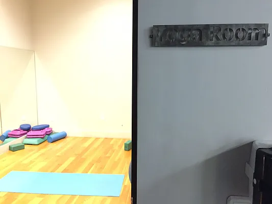 Rented by Manhattan Management LLC | media 49