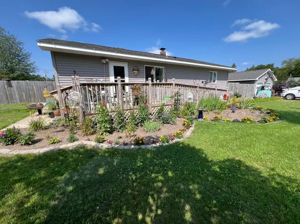 224 E 2nd St, Pillager, MN 56473