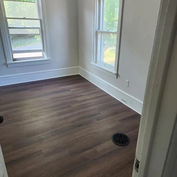 1819 Whitford Ave — Photo 3