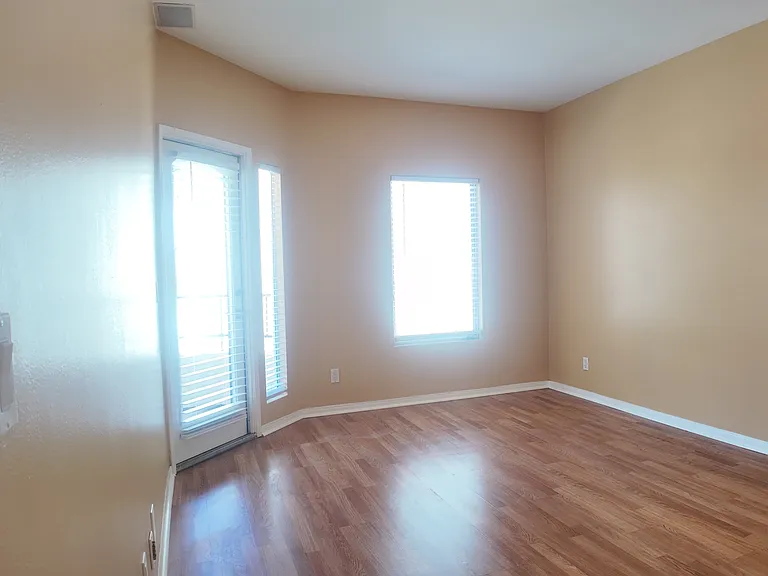 655 Columbia St #313 — Photo 12