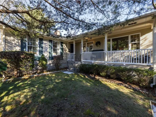 1037 Great Rd, Lincoln, RI 02865