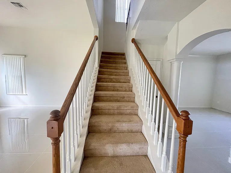 2370 Hinsdale Dr — Photo 26