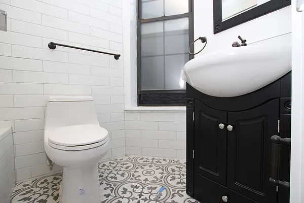 Rented by Nooklyn NYC LLC | media 24