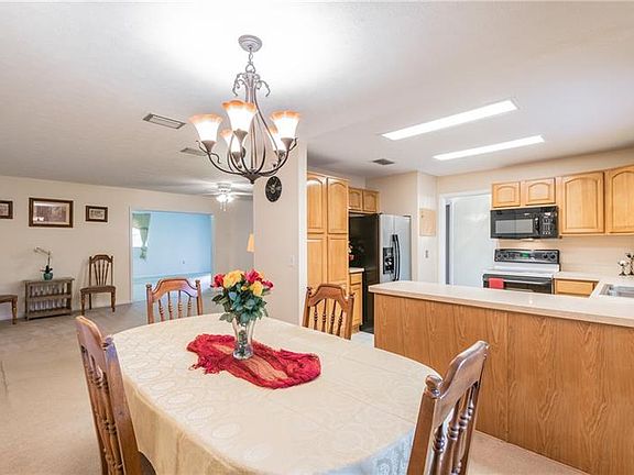 3rd image of 2204 Sunnybank Ct