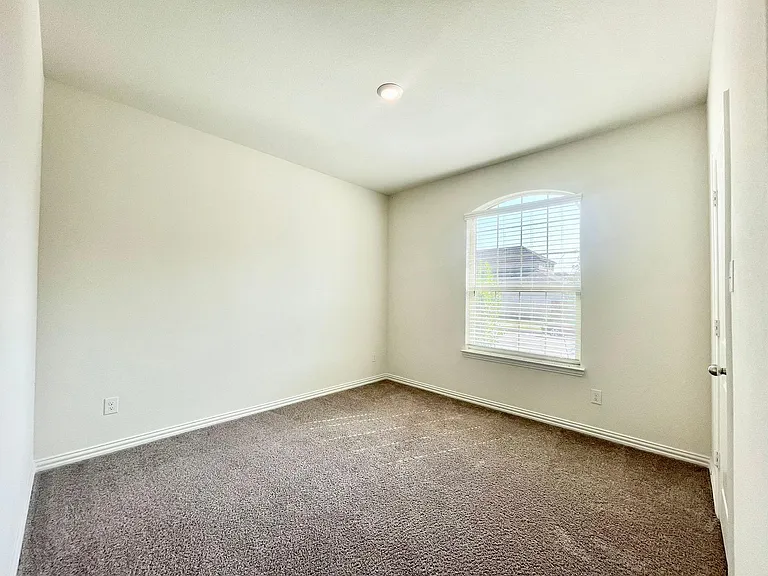4619 Cleves Ave — Photo 15