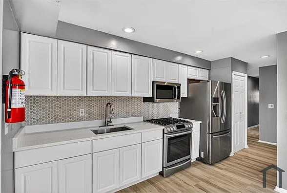 217 Orange Ave #2R — Photo 10